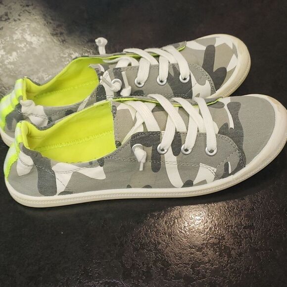 Madden girl sneakers - Picture 2 of 4